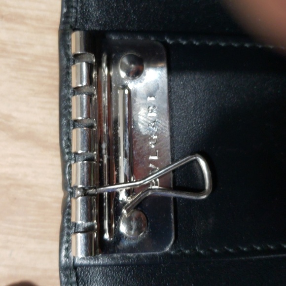 Genuine BVLGARI 6-Key Holder Case with Box - Excellent Condition, 4 x 2.75-in - Picture 4 of 10